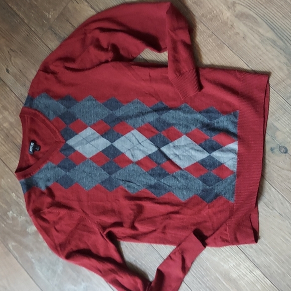 EUC Apt 9 size M gray and burgundy argyle sweater - Picture 1 of 5